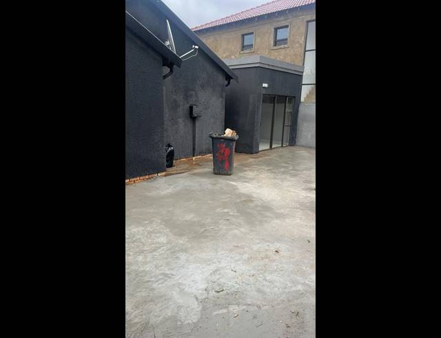 2 BEDROOM HOUSE FOR SALE IN BRAM FISCHERVILLE